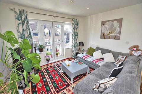 2 bedroom flat to rent - Hazlitt Drive, Maidstone