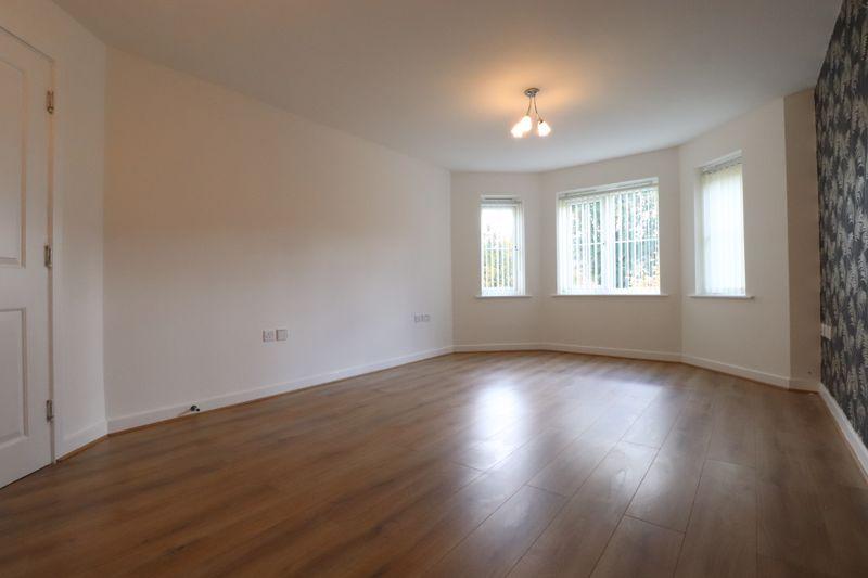 Scott Street, Tipton 2 bed apartment £700 pcm (£162 pw)