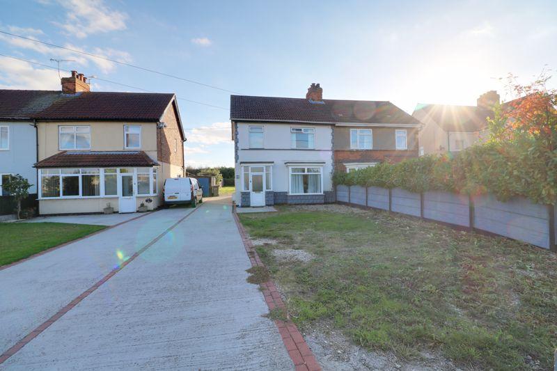 Doncaster Road, Gunness, Scunthorpe 3 bed semidetached house £159,950