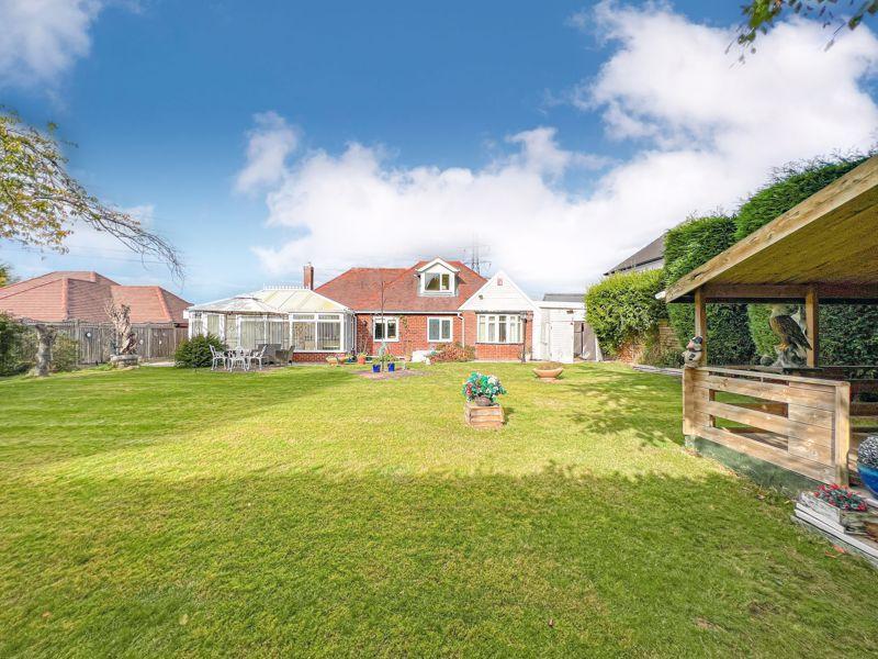 Little Hardwick Road, Streetly, WS9 0SF 3 bed detached bungalow for