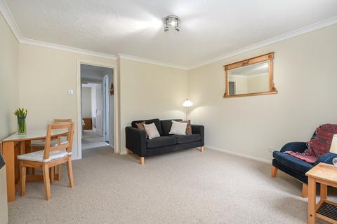 1 bedroom maisonette to rent - Vanbrugh Mews, Vanbrugh Drive, WALTON-ON-THAMES, KT12