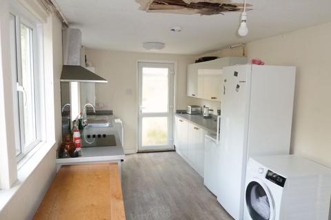 16 Dawlish Road, Exeter, EX2 8XW