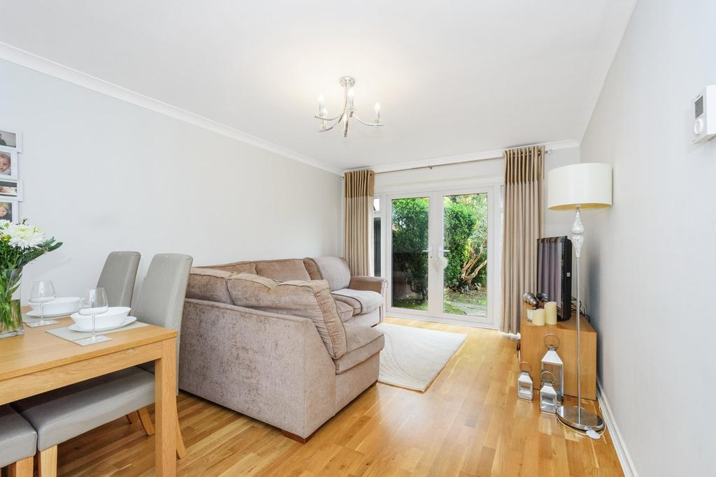 Lydd Close, Sidcup, DA14 2 bed £1,500 pcm (£346 pw)