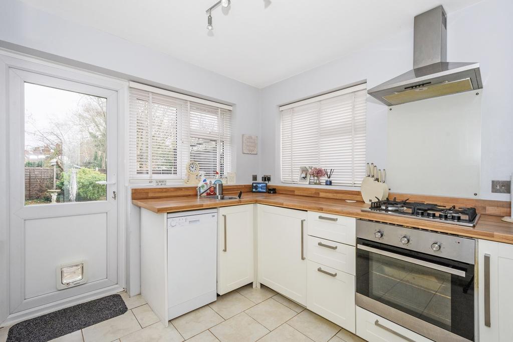 Lydd Close, Sidcup, DA14 2 bed £1,500 pcm (£346 pw)