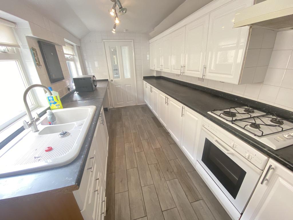 Bristol Street, Newport, 2 bed terraced house £900 pcm (£208 pw)