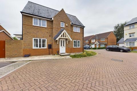 3 bedroom detached house to rent, Diamond Jubilee Close, Gloucester, GL1