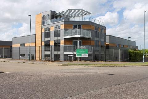Office to rent, HIGH QUALITY OFFICE SUITE WITH EXCELLENT ROAD LINKS TO LET