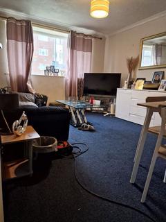 2 bedroom flat for sale, The Larches, Luton