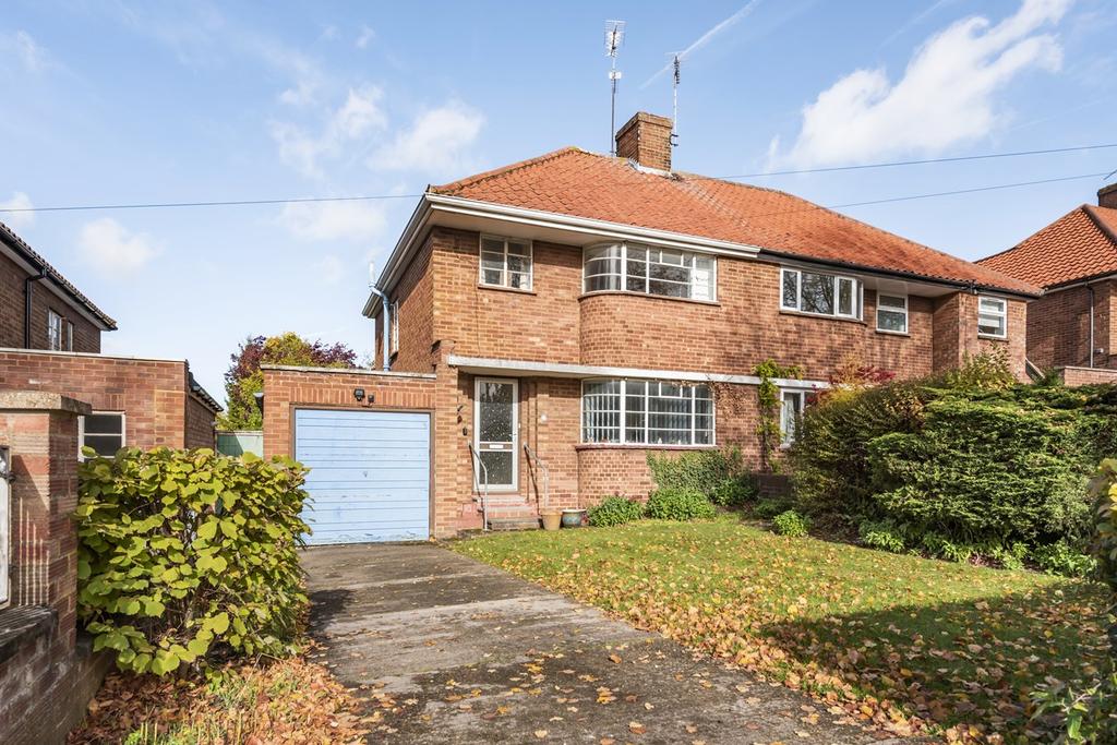 Willian Road, Hitchin, SG4 3 bed semidetached house £535,000