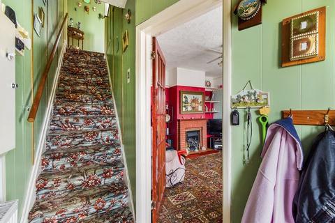 6 Avontar Road, South Ockendon, RM15 5AX