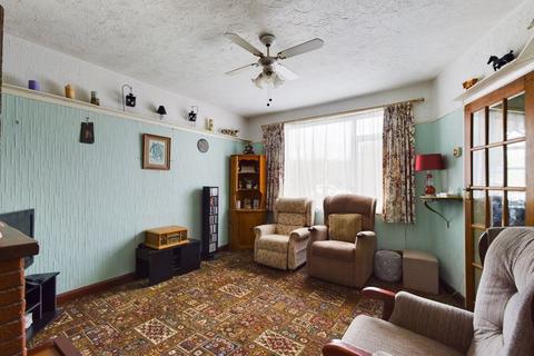 6 Avontar Road, South Ockendon, RM15 5AX