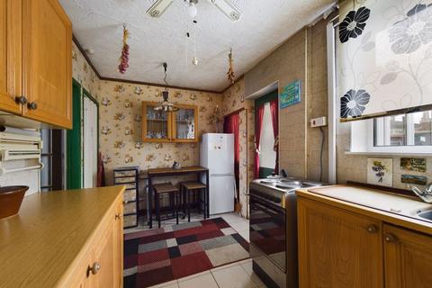 6 Avontar Road, South Ockendon, RM15 5AX