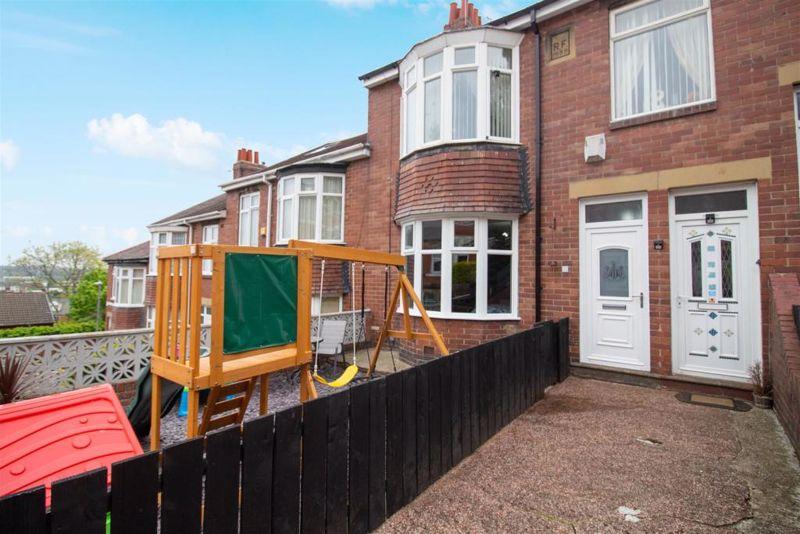 Bayfield Gardens, Gateshead 2 bed apartment £650 pcm (£150 pw)