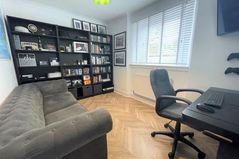 1 Glen Road, Old Kilpatrick, Glasgow, G60 5DQ