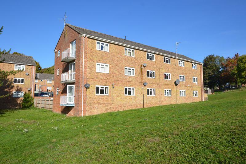 Hazel Close, Salisbury *VIDEO TOUR* 2 bed ground floor flat for sale £140,000