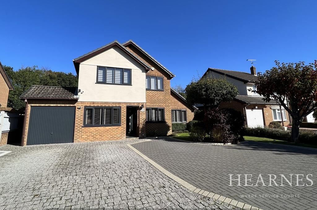 Vine Farm Close, Talbot Village, Poole, BH12 5 bed detached house £