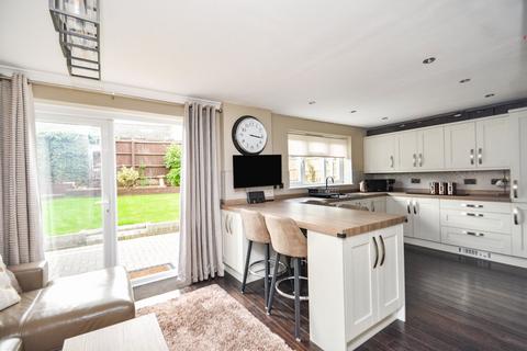 4 bedroom detached house for sale, Pavitt Meadow, Galleywood, Chelmsford, CM2