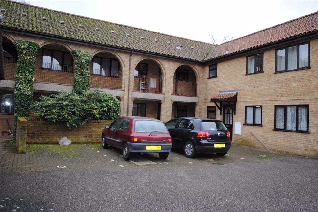 KINGS LYNN 2 bed flat to rent £675 pcm (£156 pw)