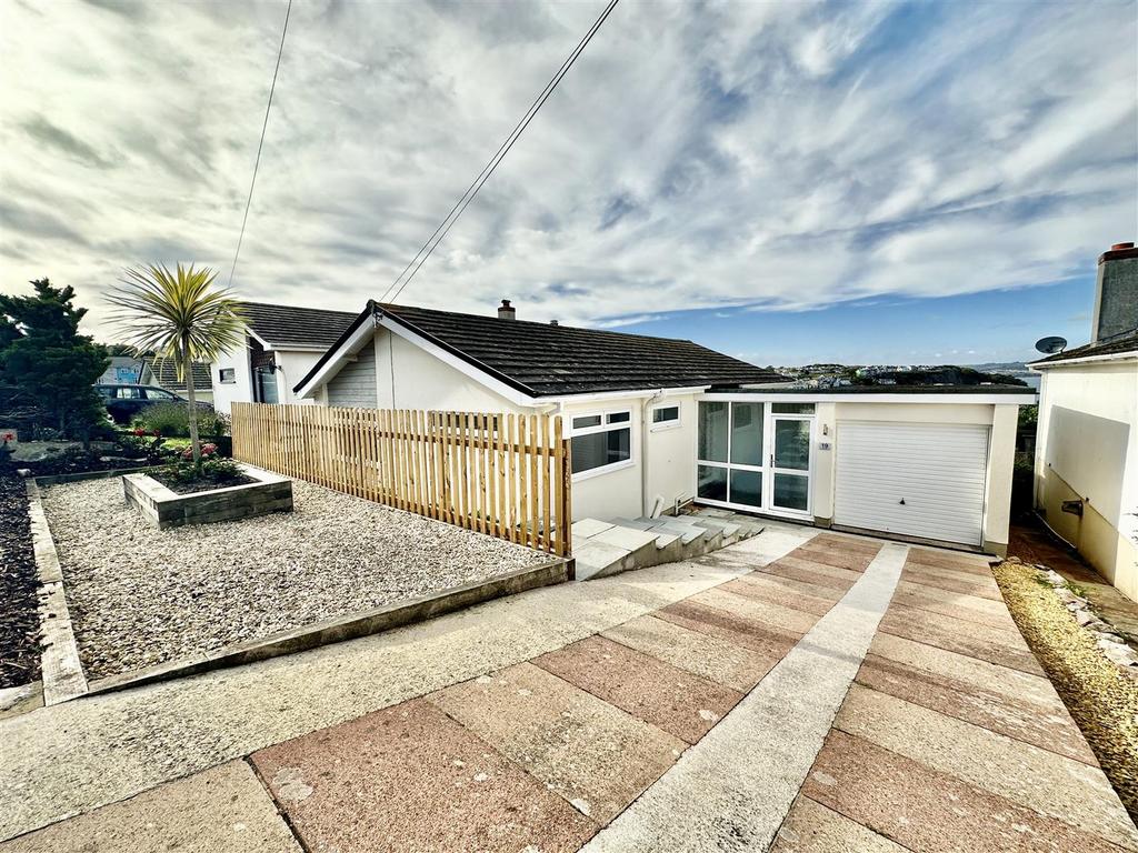 Wall Park Road, Brixham 2 bed bungalow £1,300 pcm (£300 pw)