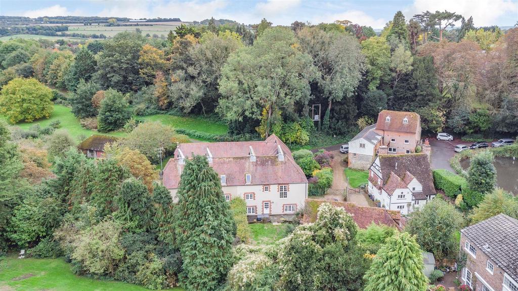Love Lane, Wateringbury, ME18 5NZ 4 bed terraced house for sale £650,000