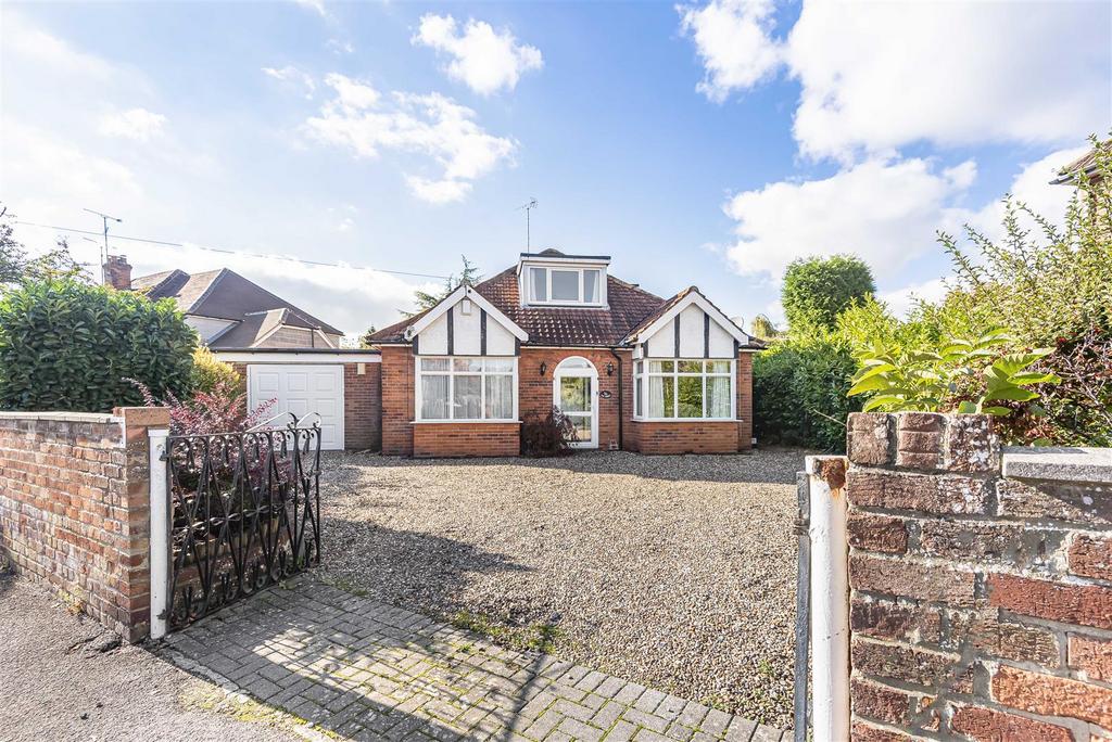 Church End Lane, Tilehurst, Reading... 5 bed detached house £575,000