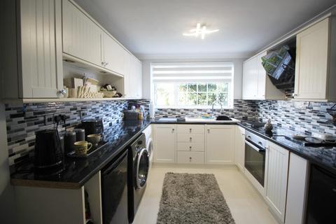 17 Cranmore, Netley Abbey, Southampton, SO31 5GG