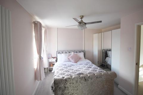 17 Cranmore, Netley Abbey, Southampton, SO31 5GG