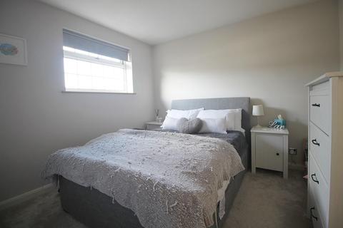 17 Cranmore, Netley Abbey, Southampton, SO31 5GG