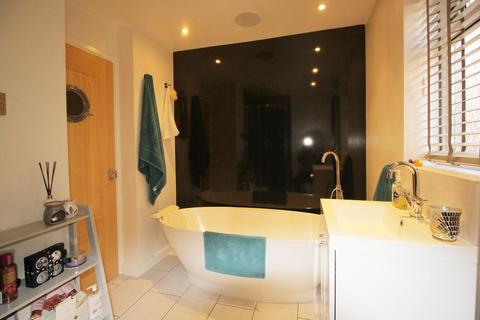 17 Cranmore, Netley Abbey, Southampton, SO31 5GG