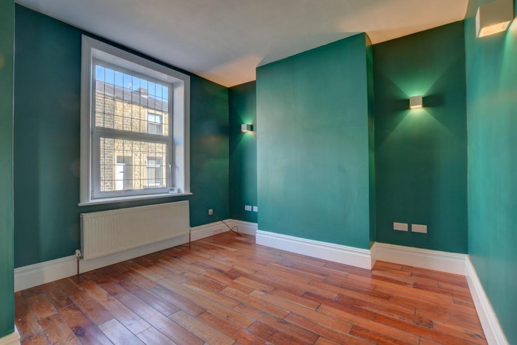 Craven Street, Colne 2 bed terraced house £120,000