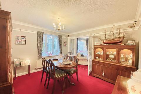 40 Cheyne Garth, Hornsea, HU18 1BF