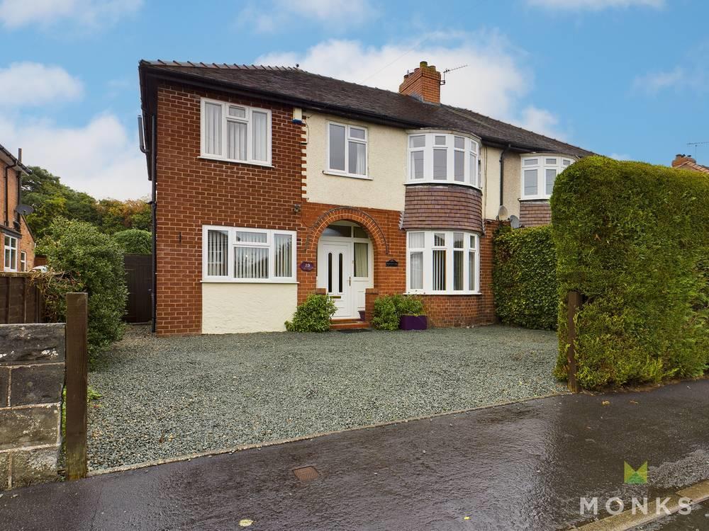 Oak Drive, Oswestry 5 bed semidetached house £335,000