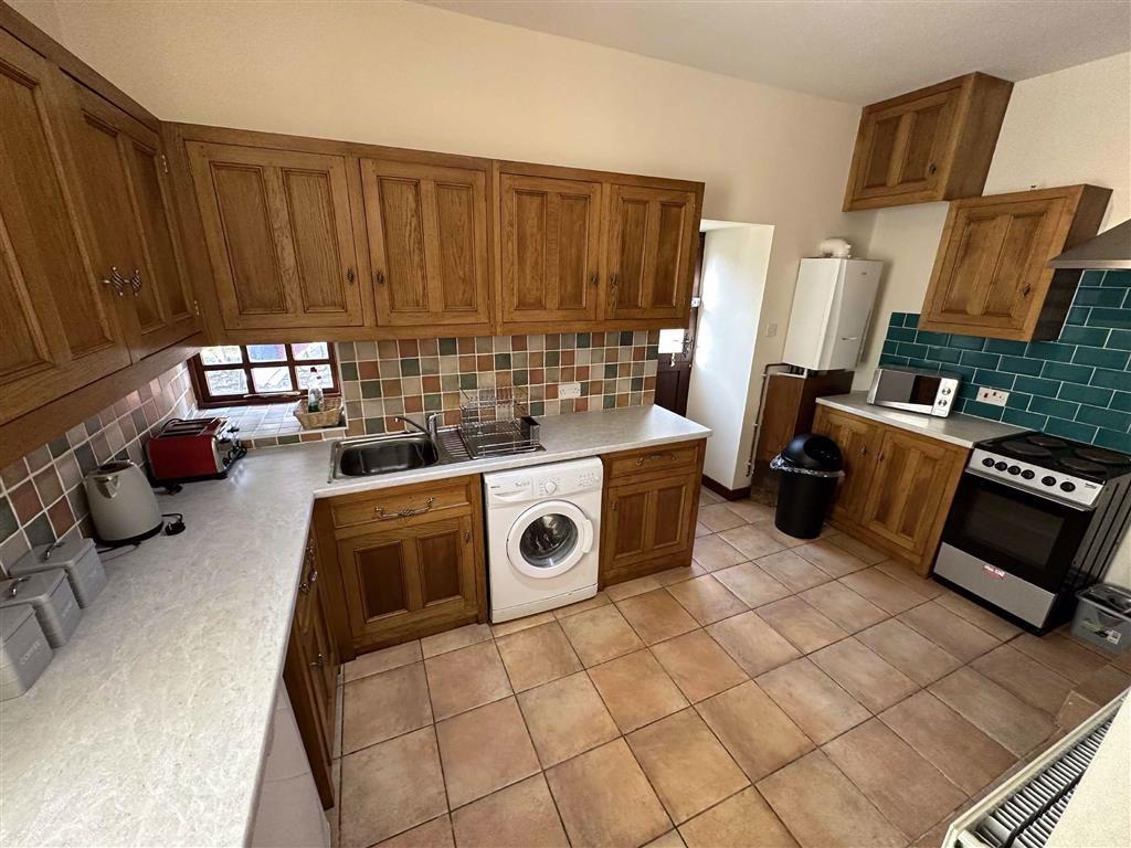 Pentrefoelas, Conwy 3 bed detached house £299,995