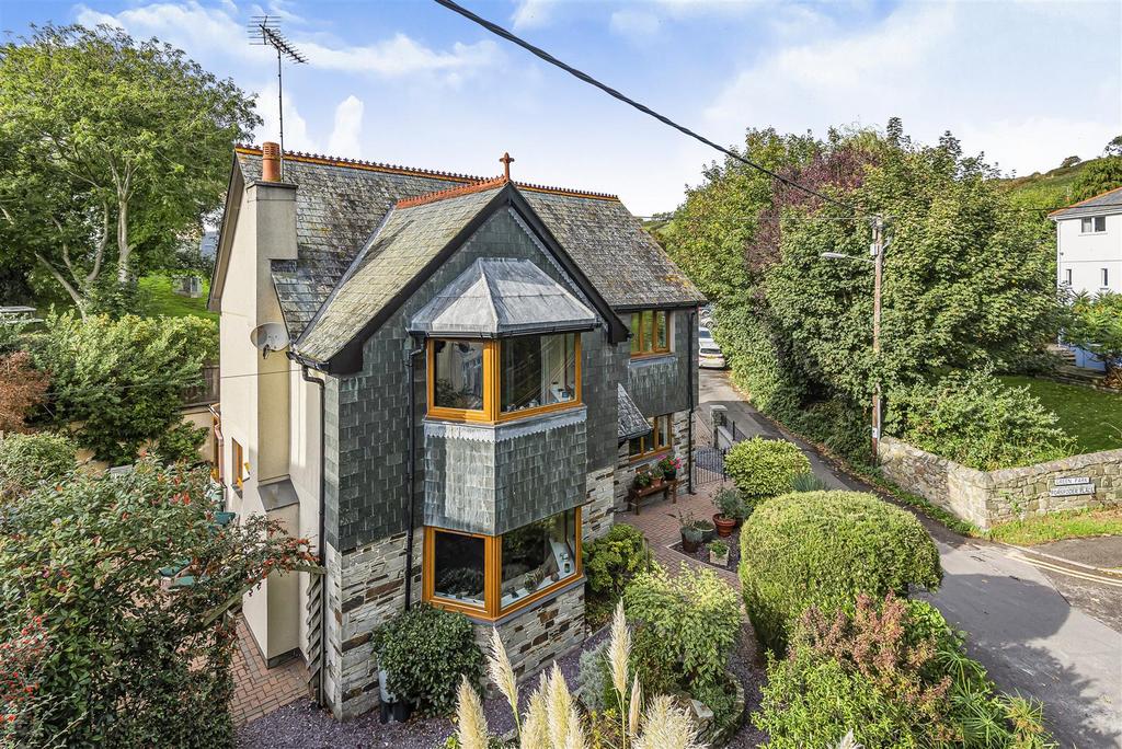 Cawsand, Torpoint 4 bed detached house for sale £575,000