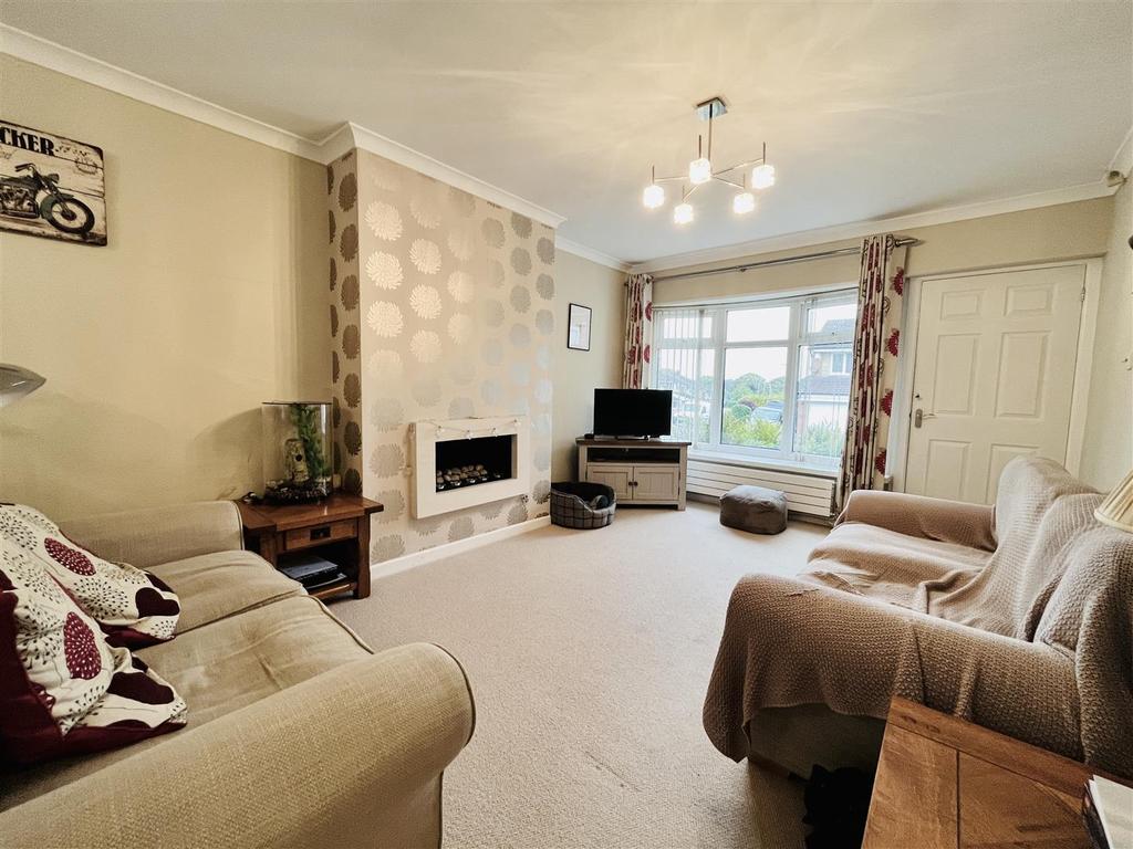 Mardale Crescent, Lymm 3 bed semi-detached house - £375,000