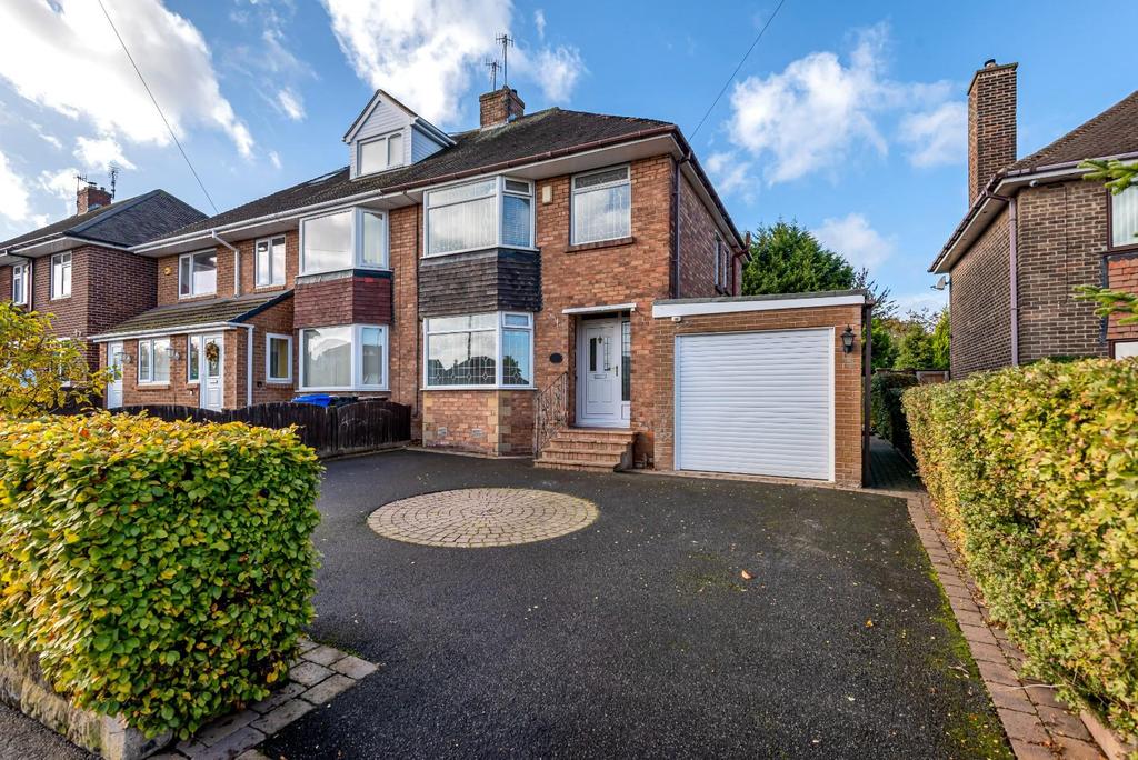 Rocher Avenue, Grenoside, Sheffield, S35 8QN 3 bed semidetached house