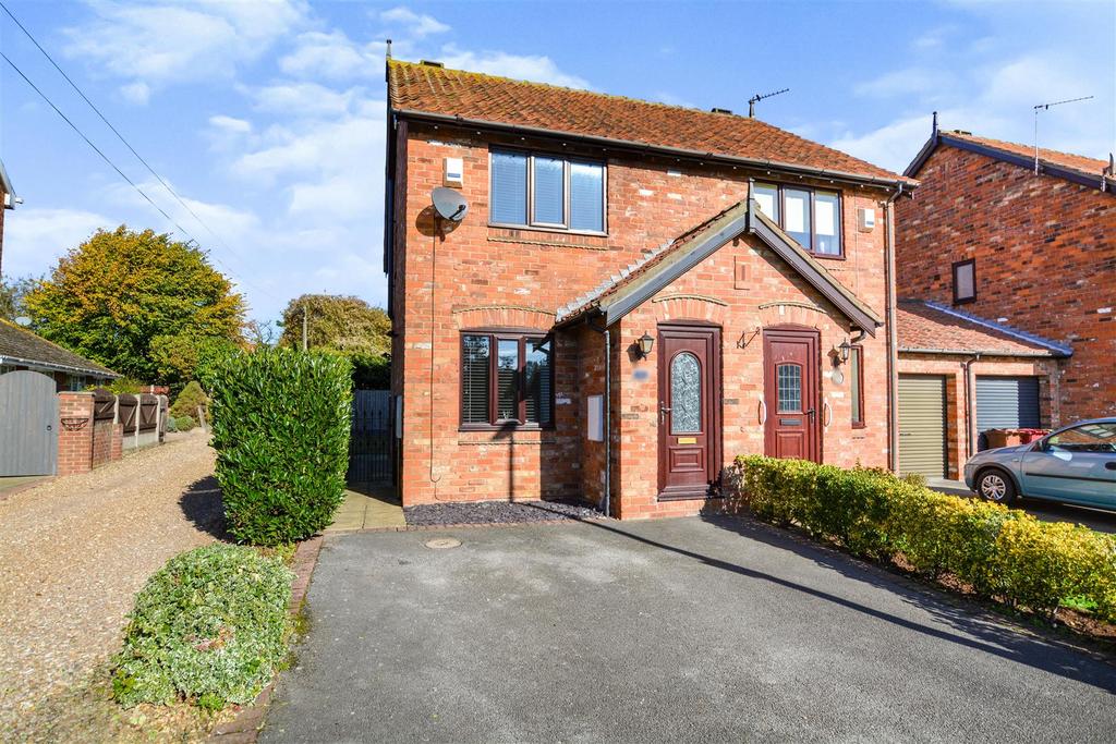 Westwinds Gardens, Winterton, Scunthorpe 2 bed semidetached house £