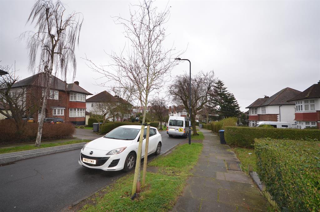 Barn Rise, Wembley, Barn Hill Estate, Middlesex., HA9 9NH 4 bed