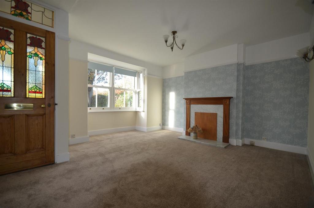 Shefford Road, Meppershall 3 bed semidetached house £1,350 pcm (£312 pw)