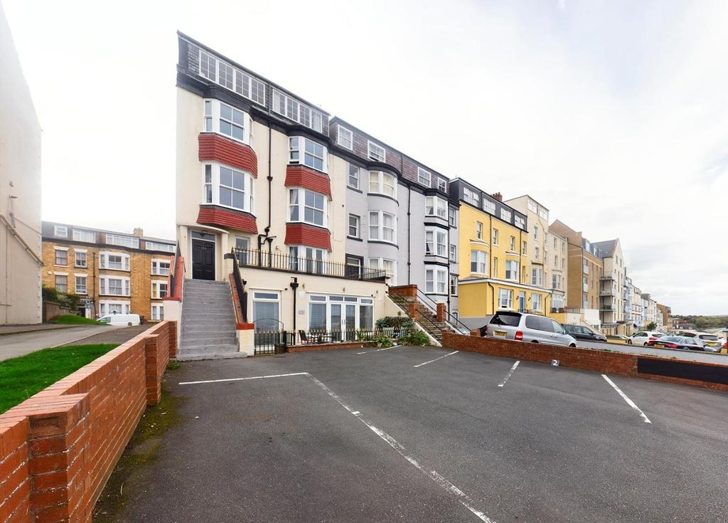 North Marine Road, Scarborough, YO12 7HT 1 bed flat £130,000