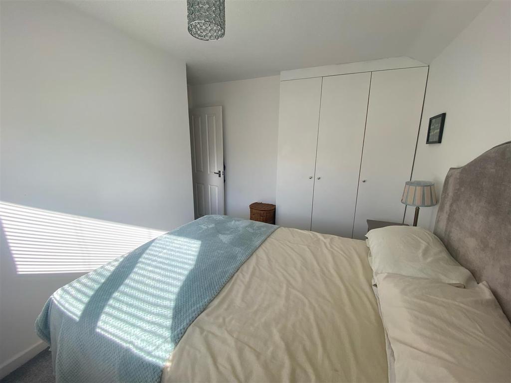 Farnham Walk, West Hallam, Ilkeston 3 bed semidetached house £795 pcm (£183 pw)