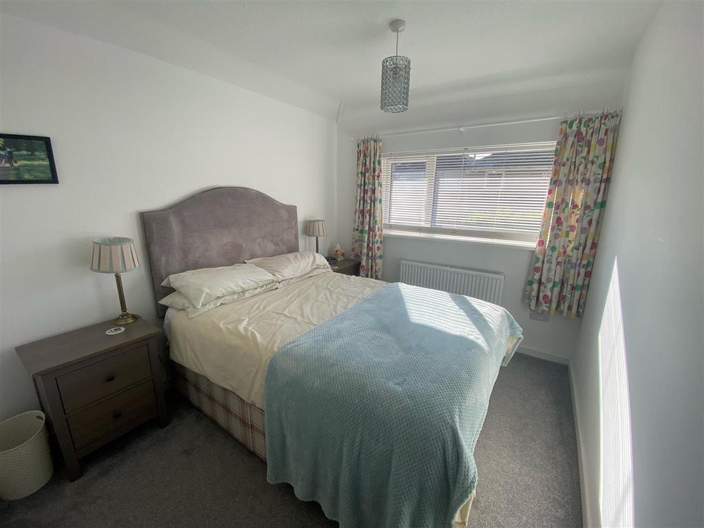 Farnham Walk, West Hallam, Ilkeston 3 bed semidetached house £795 pcm (£183 pw)