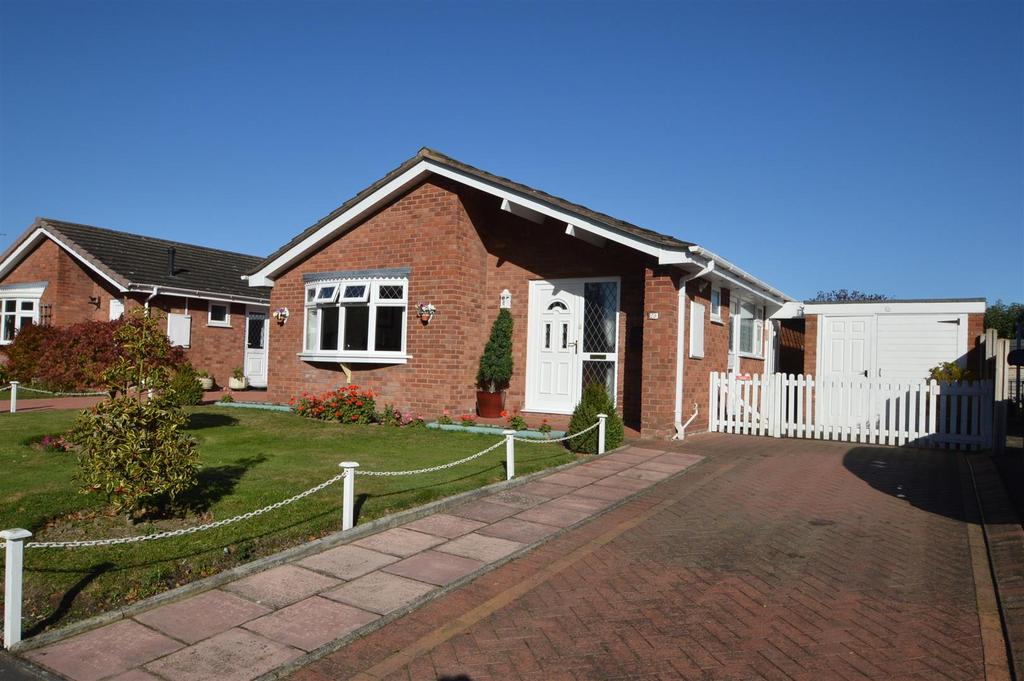 25 Callow Lane, Minsterley SY5 0DF 2 bed detached bungalow £260,000