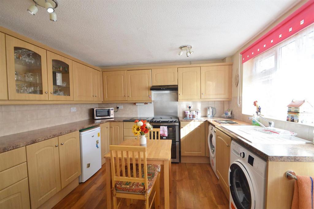 25 Callow Lane, Minsterley SY5 0DF 2 bed detached bungalow £260,000