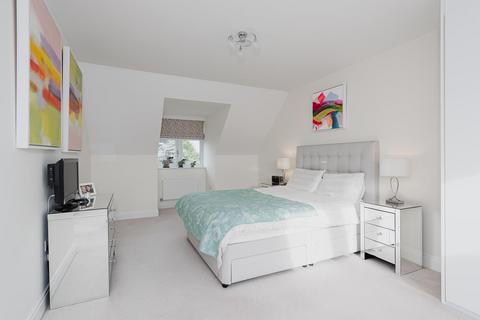2b Elder Close, Epsom Downs, Epsom, KT17 3DD