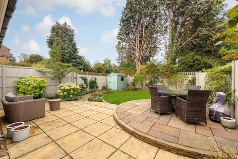 2b Elder Close, Epsom Downs, Epsom, KT17 3DD