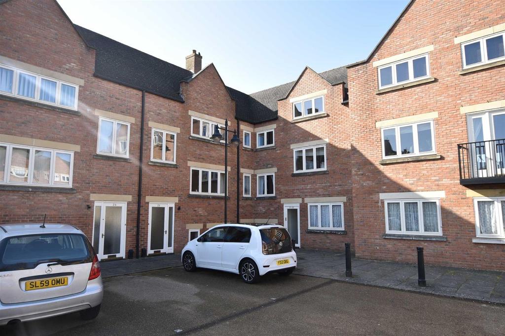 St Marys Paddock, Wellingborough 2 bed flat £750 pcm (£173 pw)