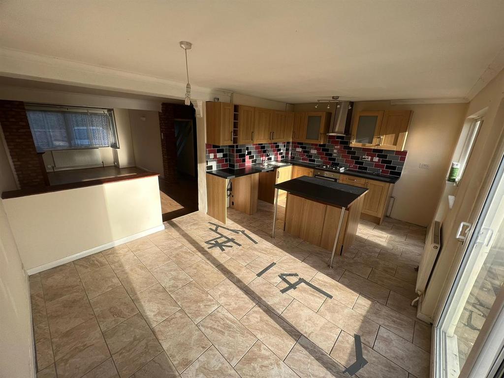 Park Mead Sidcup Kent 3 bed terraced house £1,650 pcm (£381 pw)