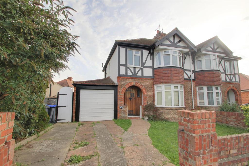 Bramley Road, Worthing 3 bed semidetached house £475,000