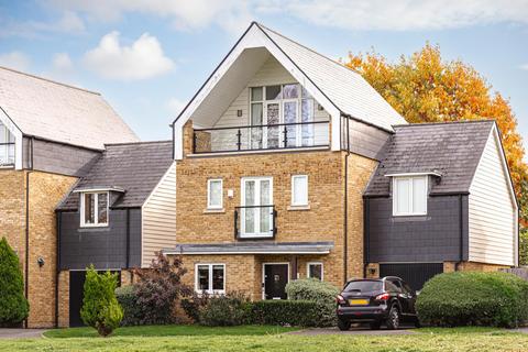 4 Mulberry Close, Epsom, KT19 8FX